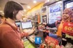 幾百塊錢的旅游團(tuán)靠啥賺錢？看似包吃包住，實(shí)際背后“...