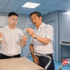 許忠建在鶴城區(qū)調(diào)研產(chǎn)業(yè)及產(chǎn)業(yè)園區(qū)、重點項目建設(shè)