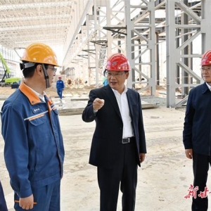 任振鶴在蘭州新區(qū)調(diào)研時(shí)強(qiáng)調(diào)：推動(dòng)創(chuàng)新要素匯聚 做大做強(qiáng)新興產(chǎn)業(yè) 努力形成更具競(jìng)爭(zhēng)力 ...