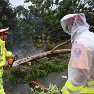 臺(tái)風(fēng)“奧鹿”過(guò)境 越南多地出現(xiàn)房屋損壞情況