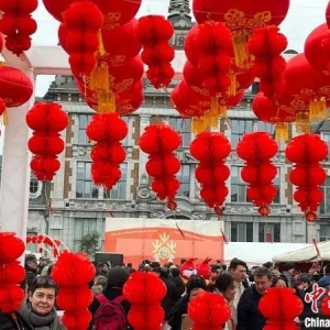 春節(jié)游園廟會時隔三年回歸 比利時華僑華人熱鬧過年