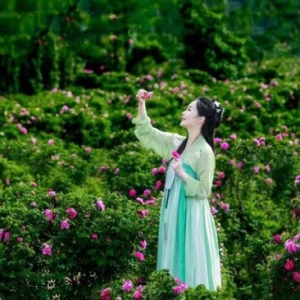 “她經濟”崛起拉動旅游、餐飲、美妝產業(yè)，女性消費主打“悅己”體驗感 ...