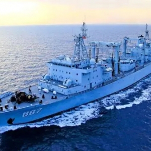 “已登上中國(guó)軍艦”！人民解放軍火速馳援，1100多名同胞從蘇丹撤離 ... ...