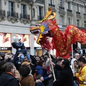 愛上龍元素，點亮“中國紅”……全球1/5的人共慶這個節(jié)！丨全球同慶中國年