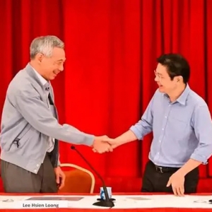 他，將接棒李顯龍丨一撇一捺