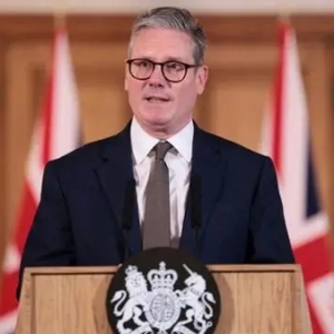 英國新首相斯塔默舉行首次記者會