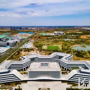 聚焦雄安新區(qū)丨落地一個項目帶動一條產(chǎn)業(yè)鏈！雄安新區(qū)疏解落地項目走向集群式發(fā)展