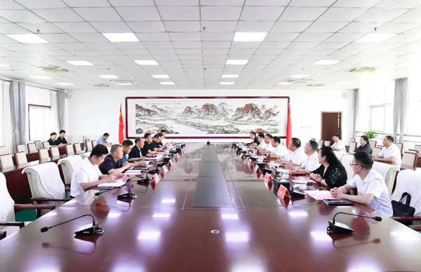 中國一冶集團有限公司副總經(jīng)理馬建民一行到邯鄲冀南新區(qū)考察
